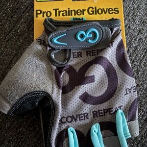 Pro Trainer Gloves with Blue Accents Women’s Large